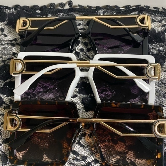 ?Oversized Jewel lined sunglasses main image 10